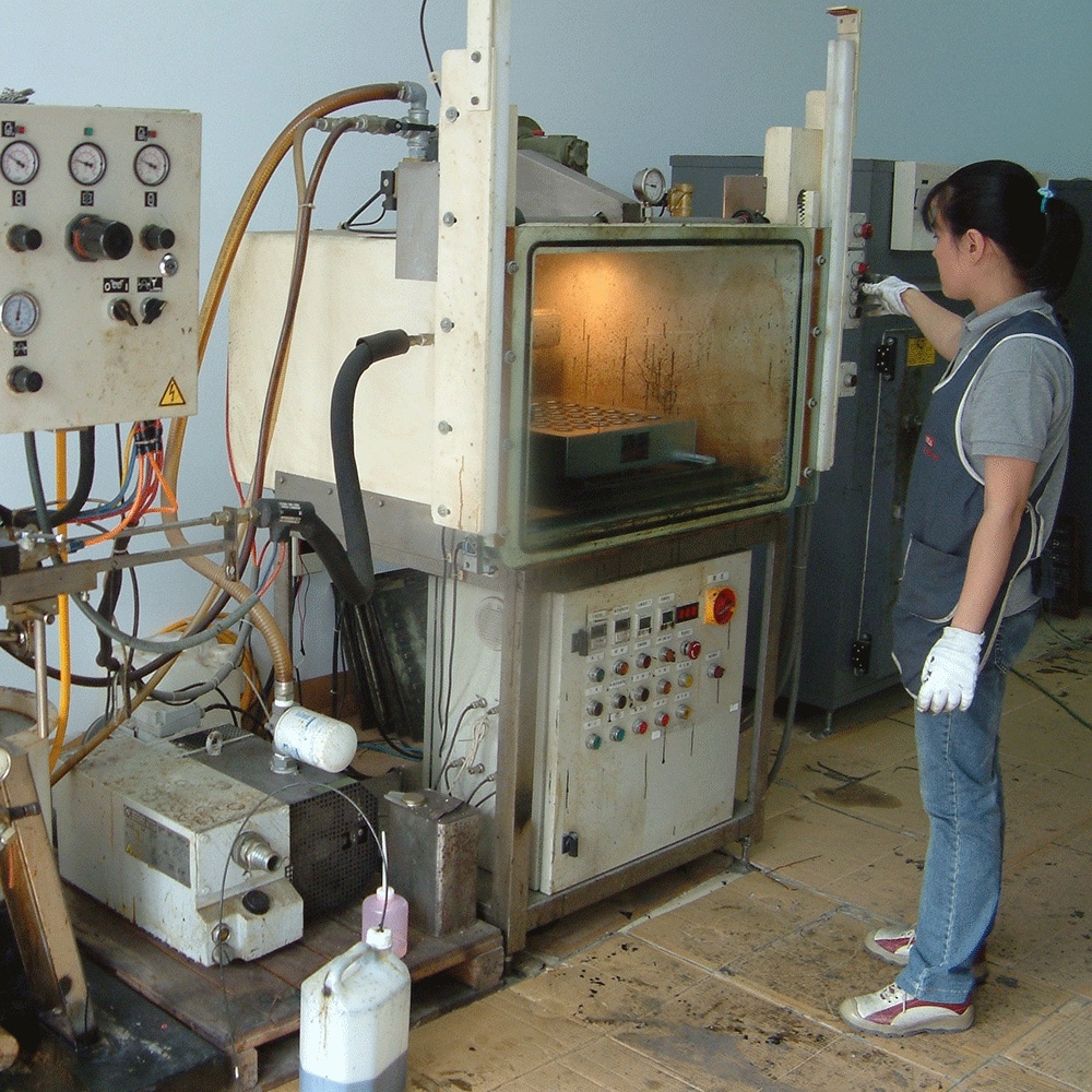 變壓器製作-抽真空設備.jpg